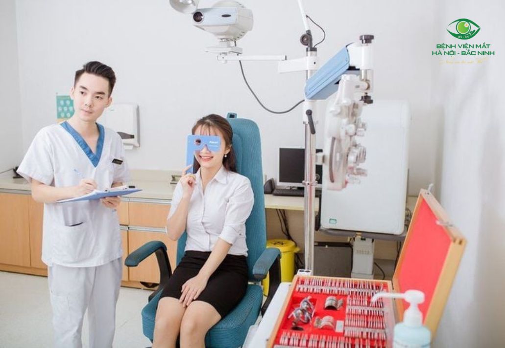 So sánh công nghệ trong phẫu thuật phaco hiện nay